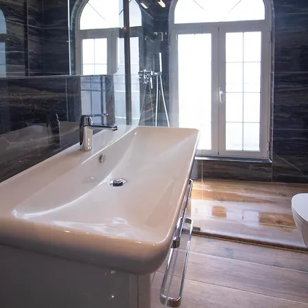 Ambasada Qta Hotell Patza-Kuqani