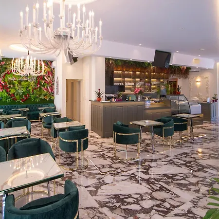 Hotell Ambasada Qta 4*