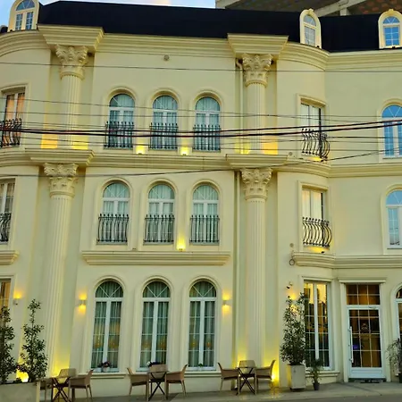 Ambasada Qta Hotell 4*