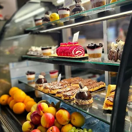 Ambasada Qta Ξενοδοχείο