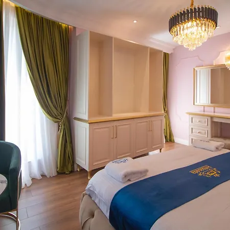 Ambasada Qta Hotel