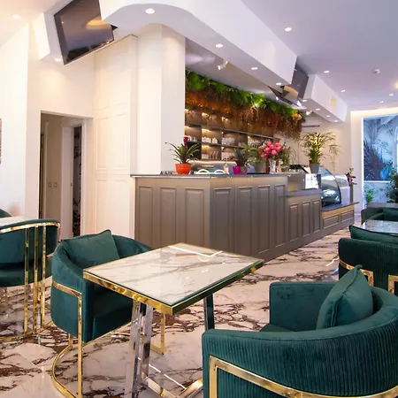 Ambasada Qta Hotel Paskuqan
