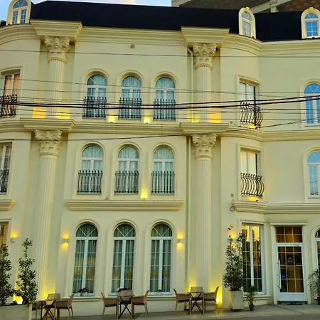Ambasada Qta فندق 4*
